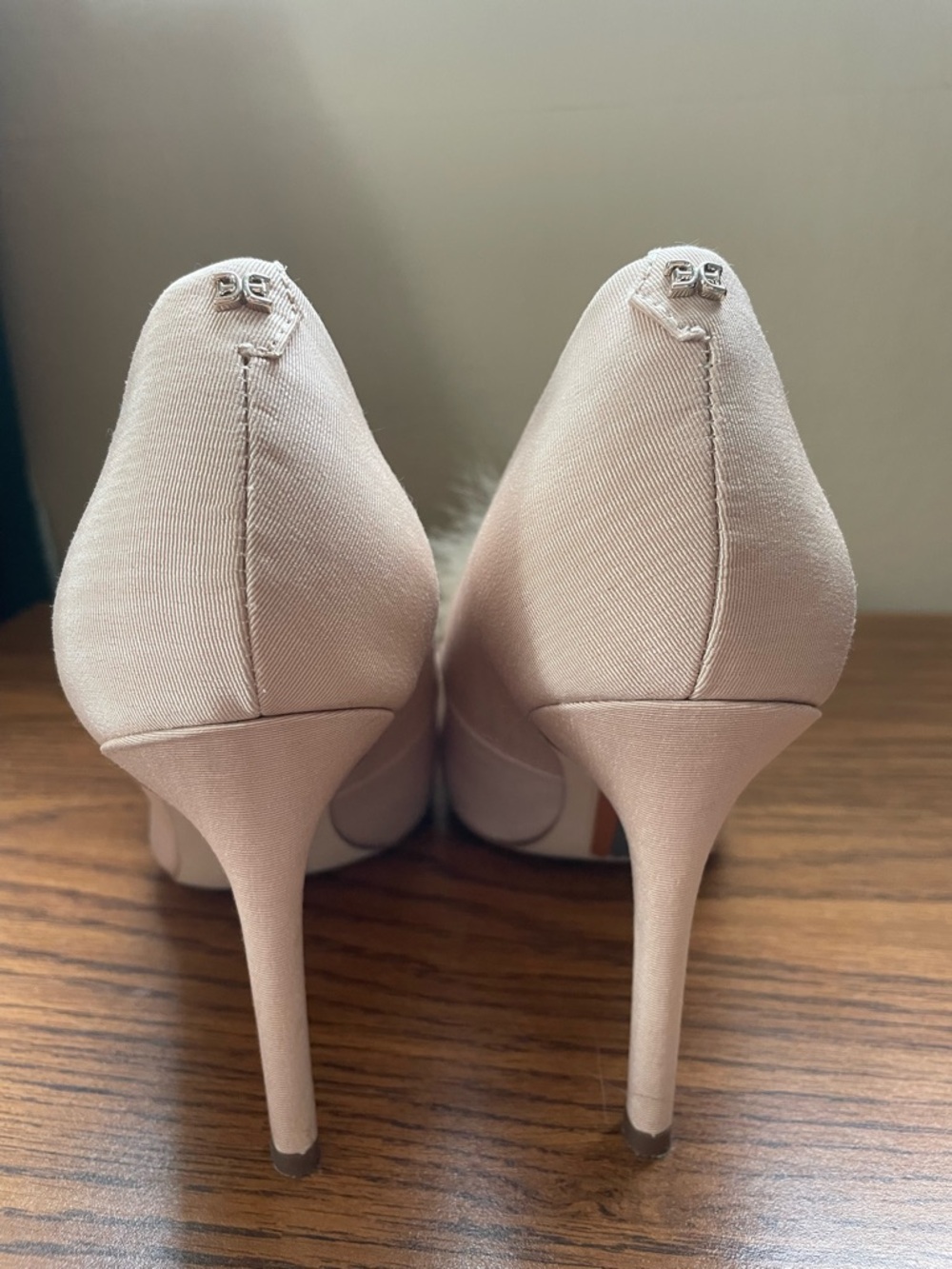 Sam Edelman Faux Fur Pom Ball Honey Sand Hazel Plush Pump Heels Size 7.5 - Picture 6 of 8